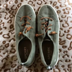 Sperry Sneakers